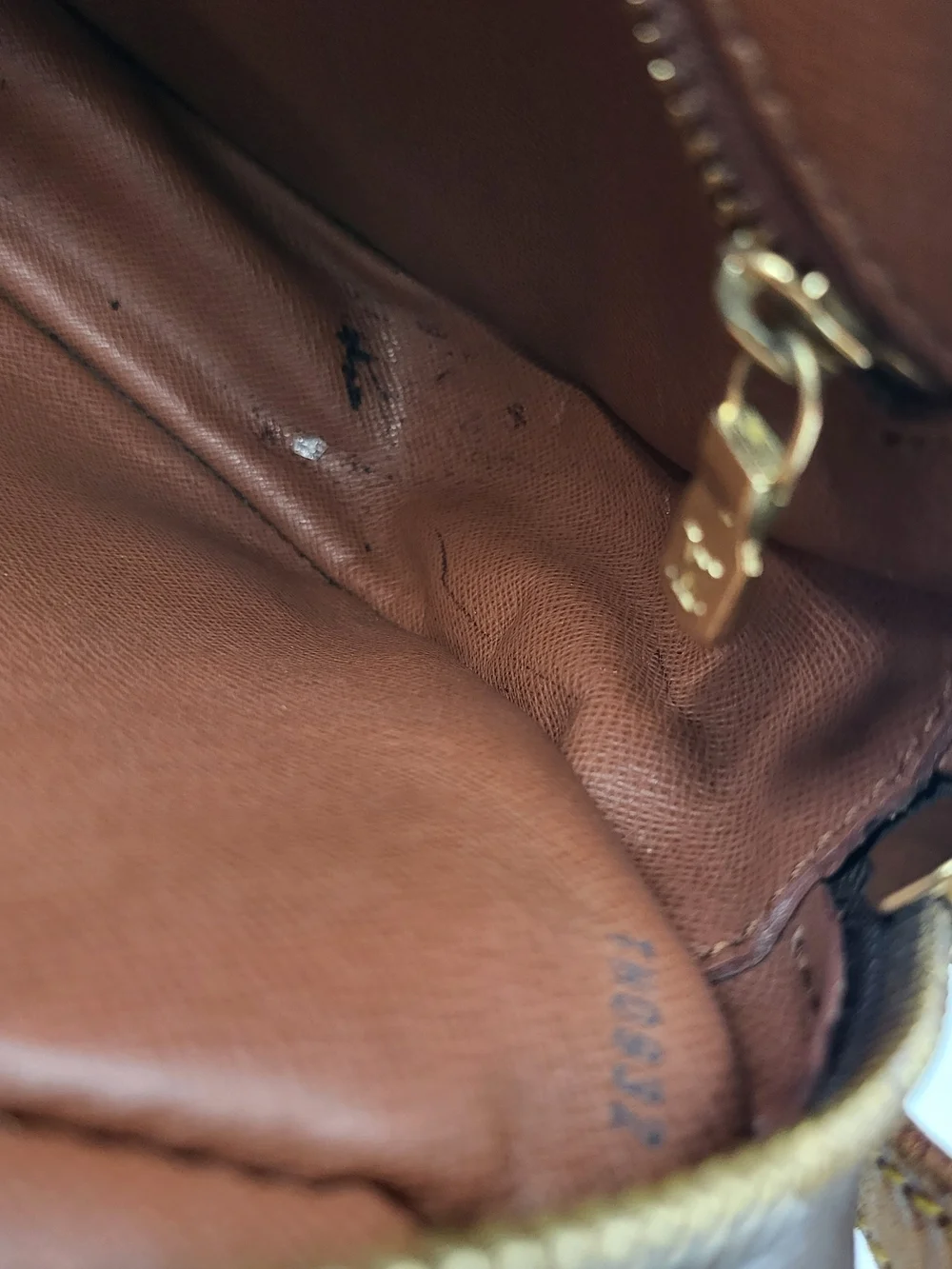 LOUIS VUITTON JEUNE FILLE MM Monogram Crossbody Bag..Authentic.. - Picture 6 of 16